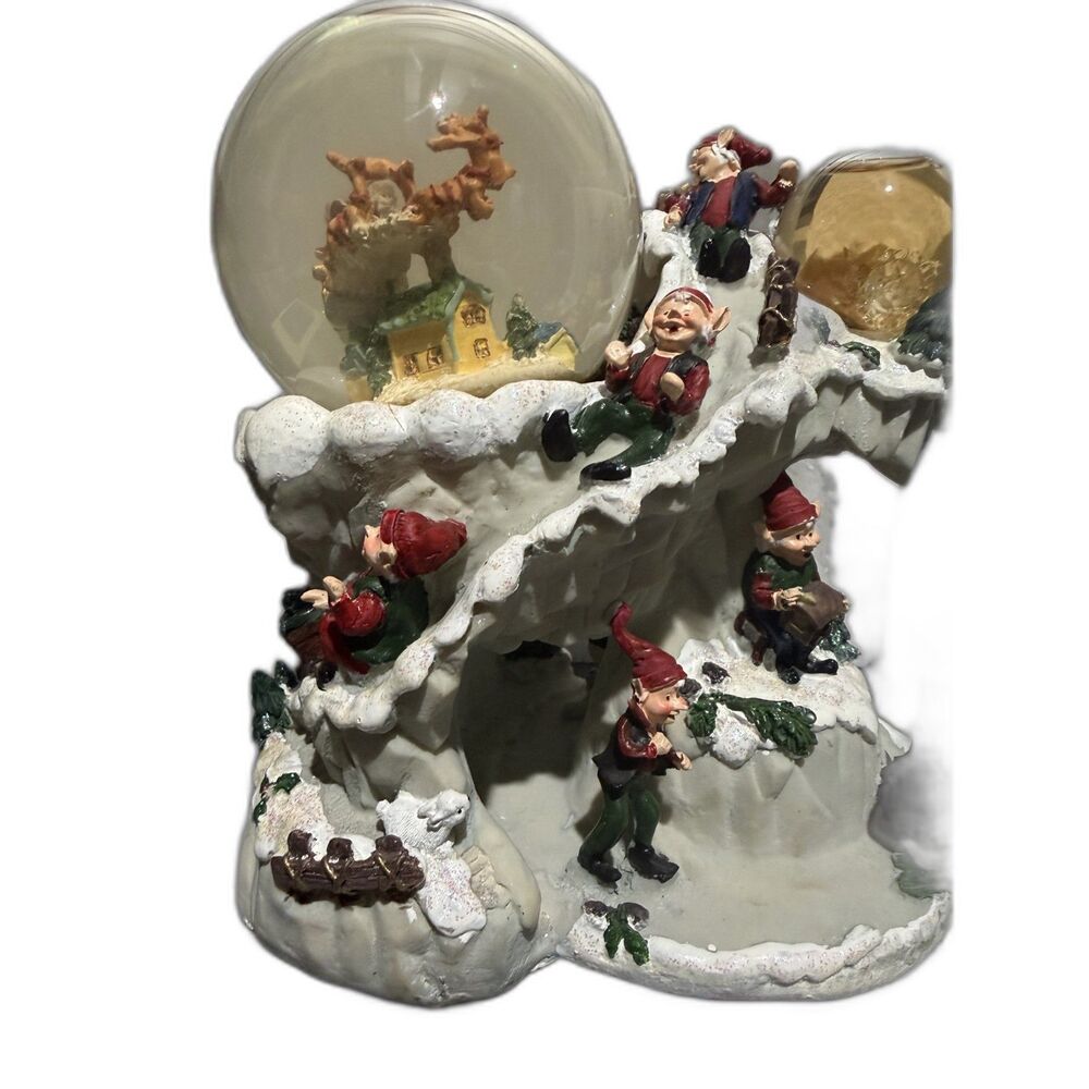 JCPenney Home Collection Christmas musical snow globe